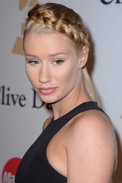 La grosse tresse blonde d'Iggy Azalea