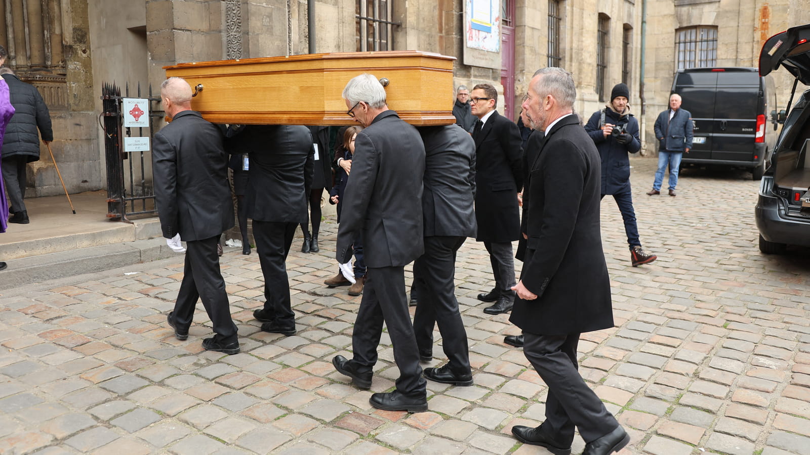 Cercueil de Philippe Tesson