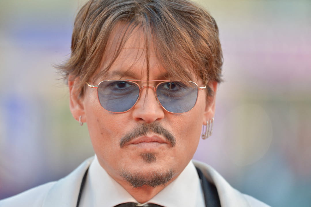 Les cheveux éclaircis de Johnny Depp