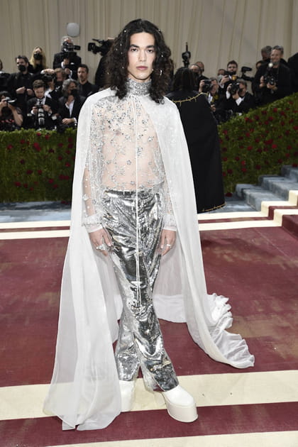 Conan Gray en Valentino