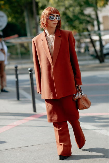 Bilal Hassani en ensemble orange