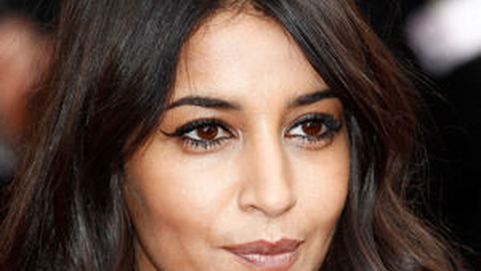 Séduisante Leïla Bekhti