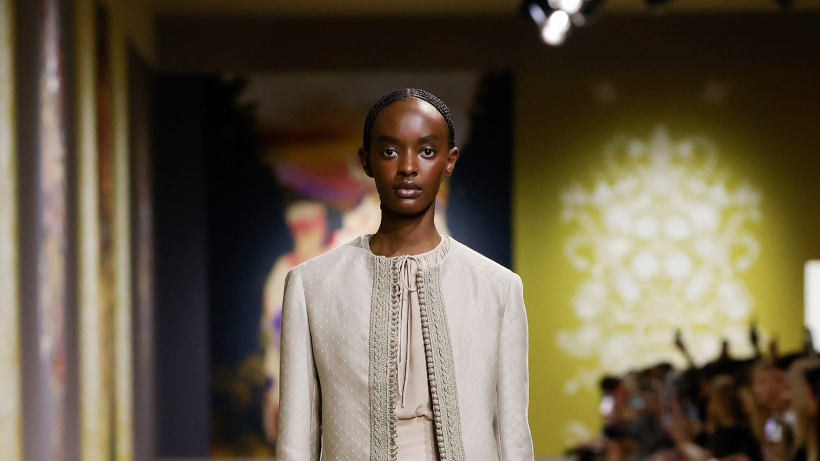 Look 27