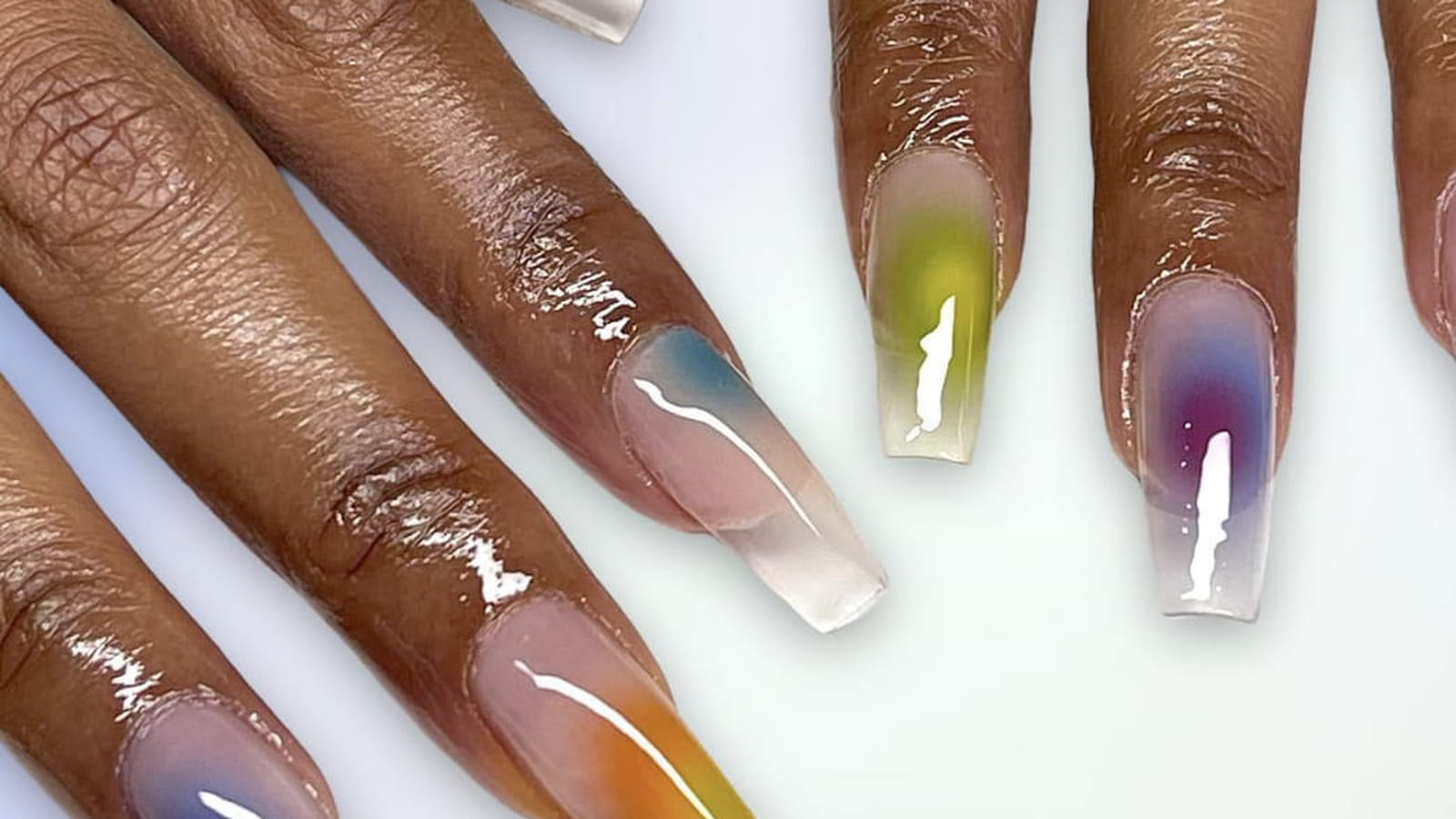 Aura nails 