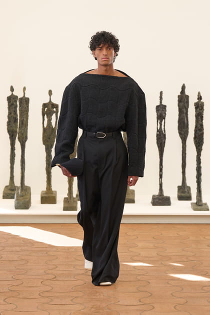 Look 23 du défilé Jacquemus "Les sculptures"