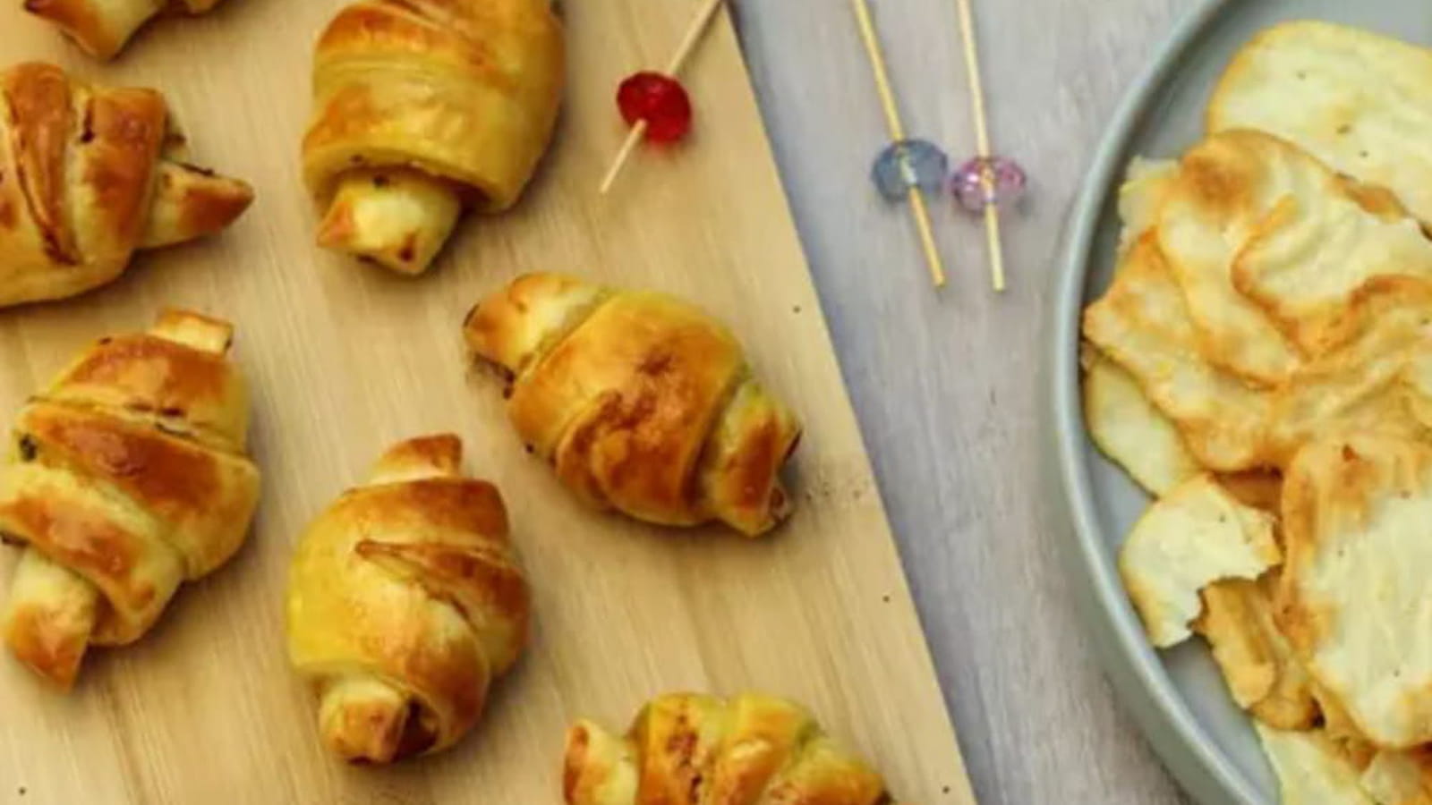 mini croissants feuilletés au poulet et moutarde