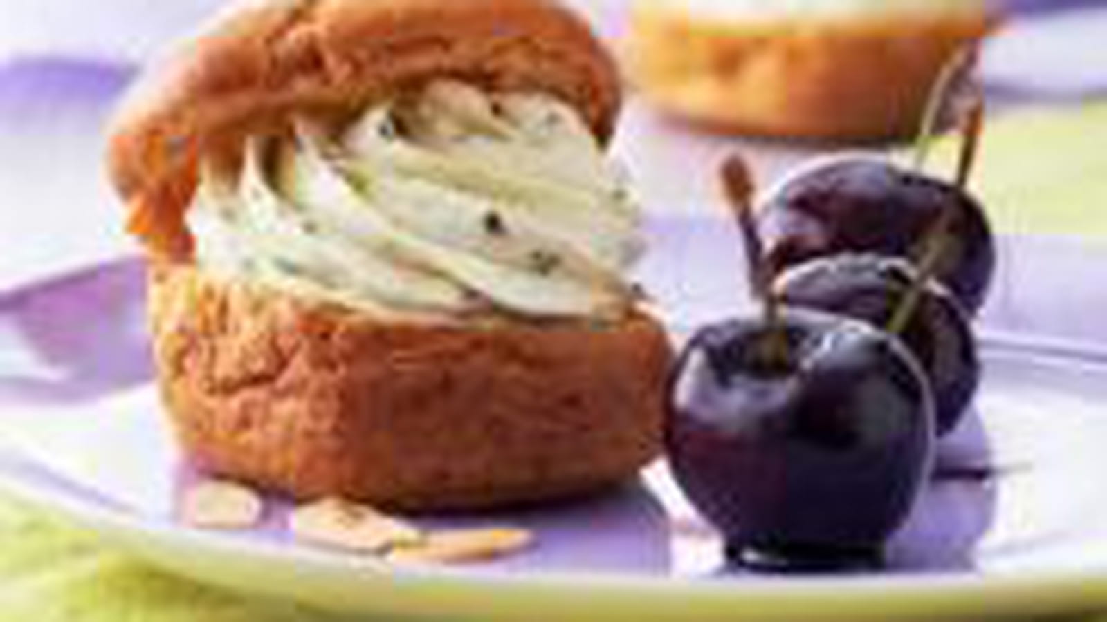 Chouquettes salées cerises