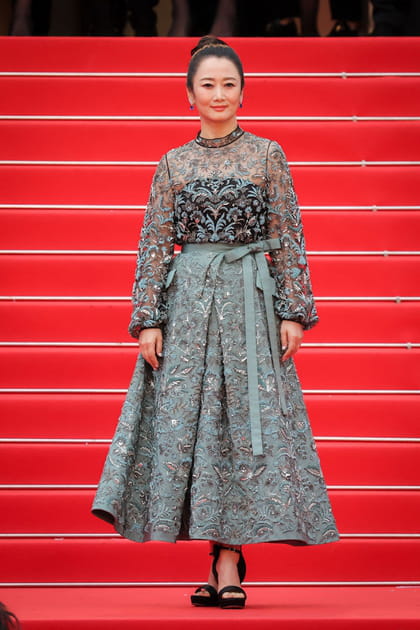 Zhao Tao en robe pastel brod&eacute;e &agrave; d&eacute;tails transparents