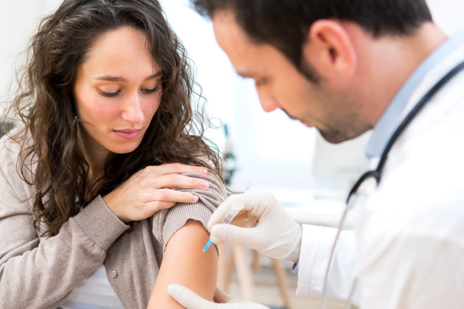 Gardasil 9 : "son bénéfice n’a pas encore été évalué pour les femmes françaises"