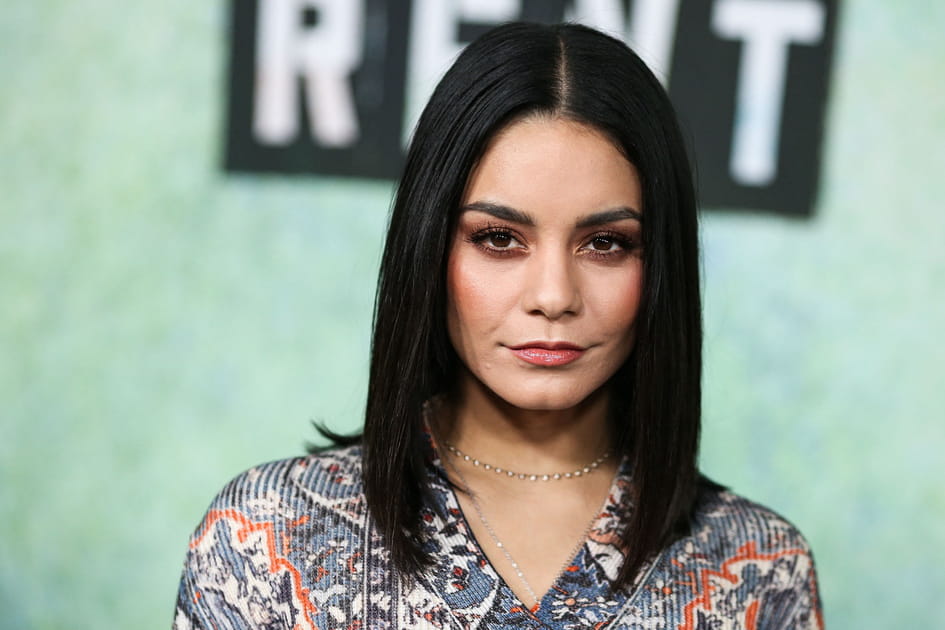 Le carr&eacute; mi-long ultra lisse de Vanessa Hudgens
