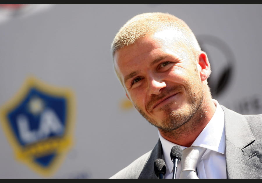 Les cheveux blonds clairs de David Beckham