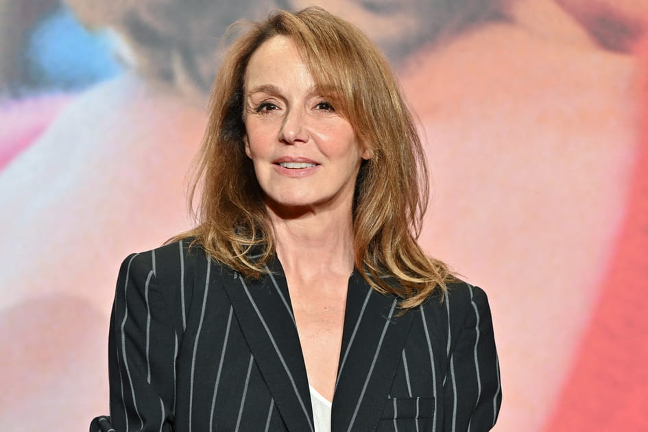 Philippine Leroy-Beaulieu, merveilleuse avec son brushing lisse