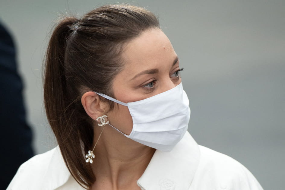 Top&nbsp;: Marion Cotillard et sa queue de cheval couture