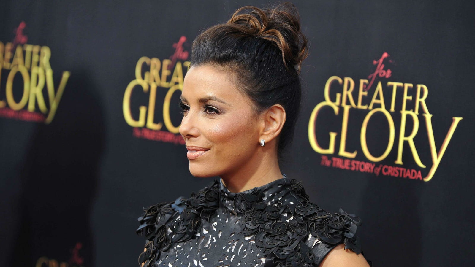 Chignon bun effet décoiffé 