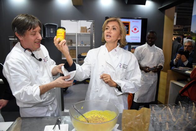 Val&eacute;rie Pecresse pr&eacute;pare une tambouille