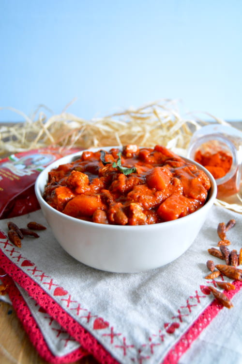 Goulasch hongrois vegan aux haricots et tofu fumé