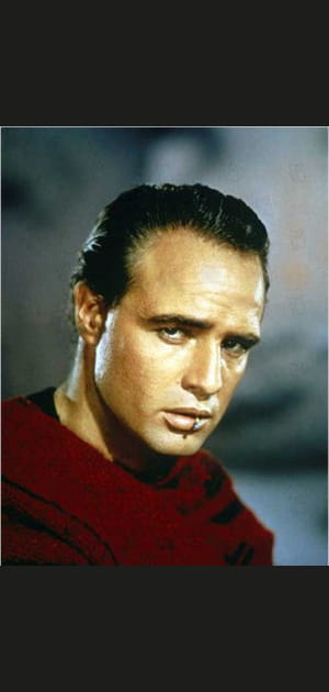 Marlon Brando, sans moustache