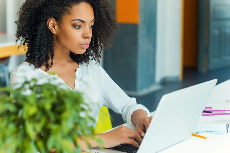 Femmes au travail : vers une représentation moins clichée ?