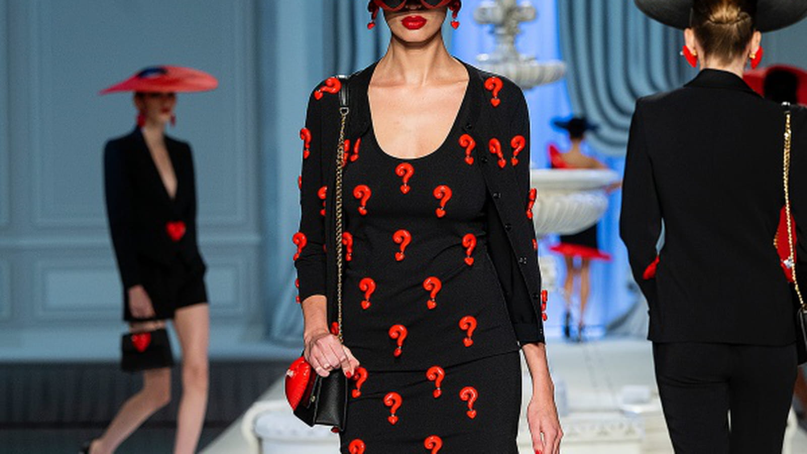 Look 16