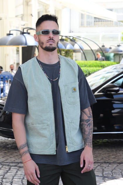 Baptiste Giabiconi pose &agrave; Cannes