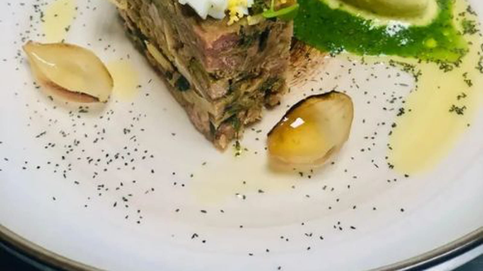 Terrine de tête de veau comme une gribiche, sorbet cornichon français