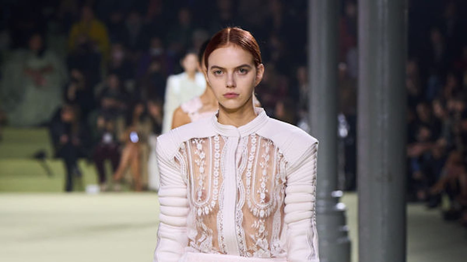 Look 24