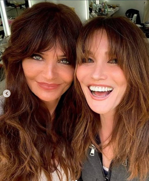Carla Bruni porte la frange la plus tendance de 2025