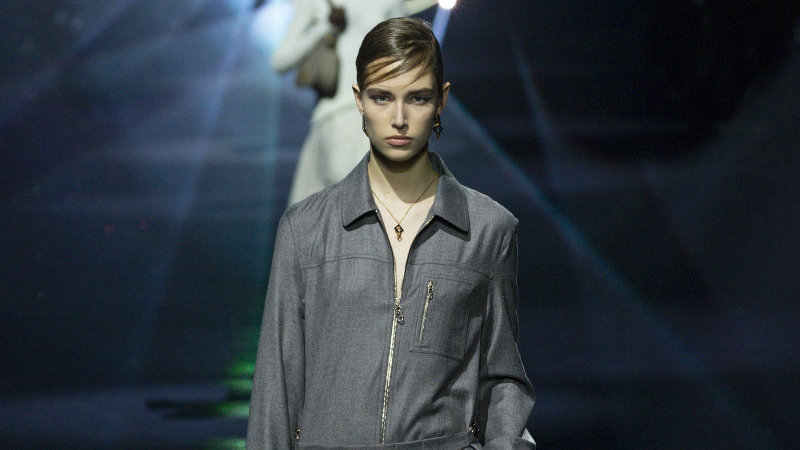 Look 16