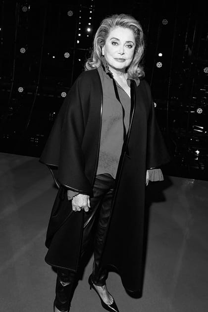 Catherine Deneuve au d&eacute;fil&eacute; Saint Laurent