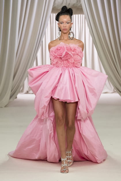Look 38&nbsp;du d&eacute;fil&eacute; Giambattista Valli