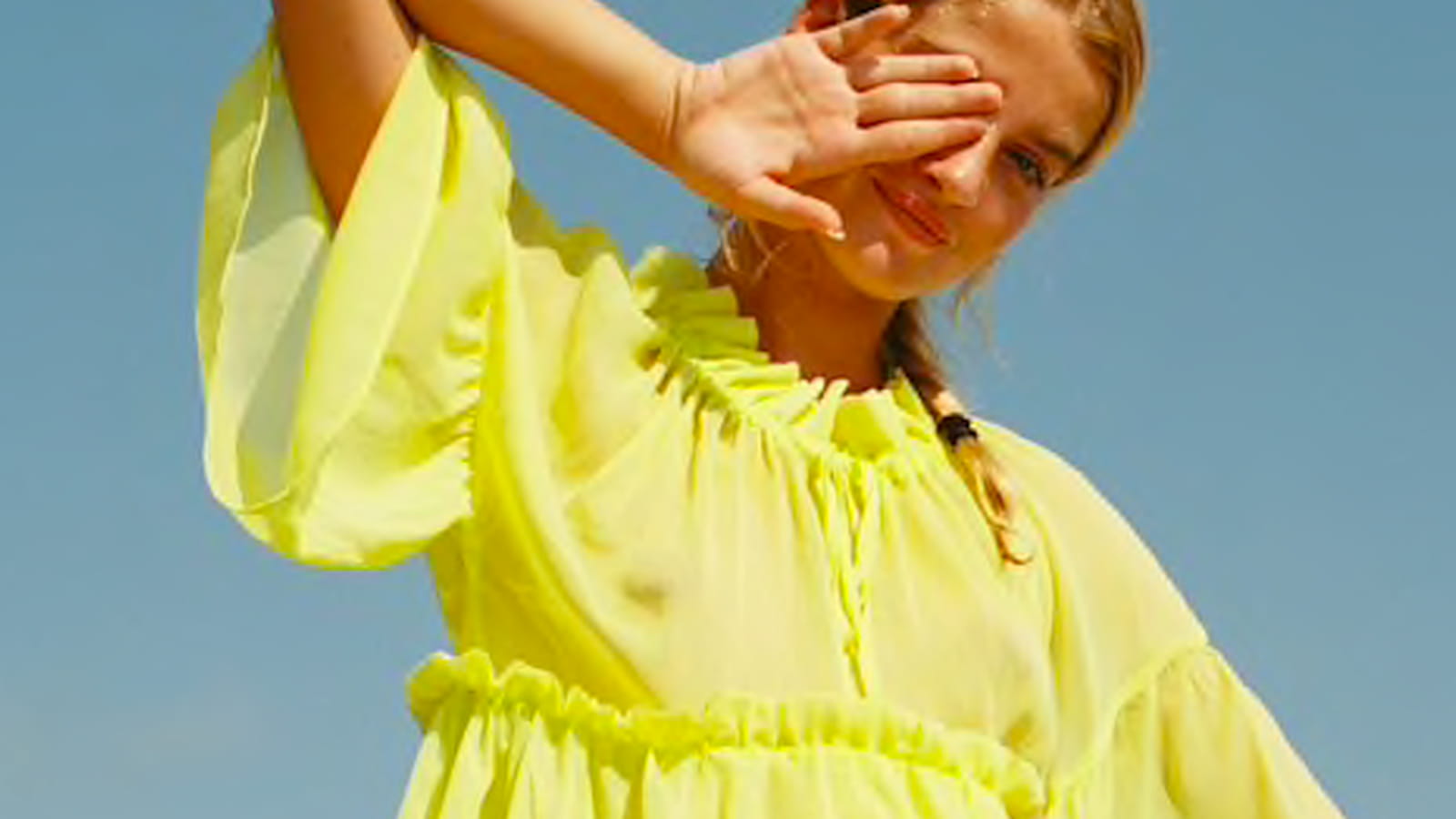 Blouse à volants fluo