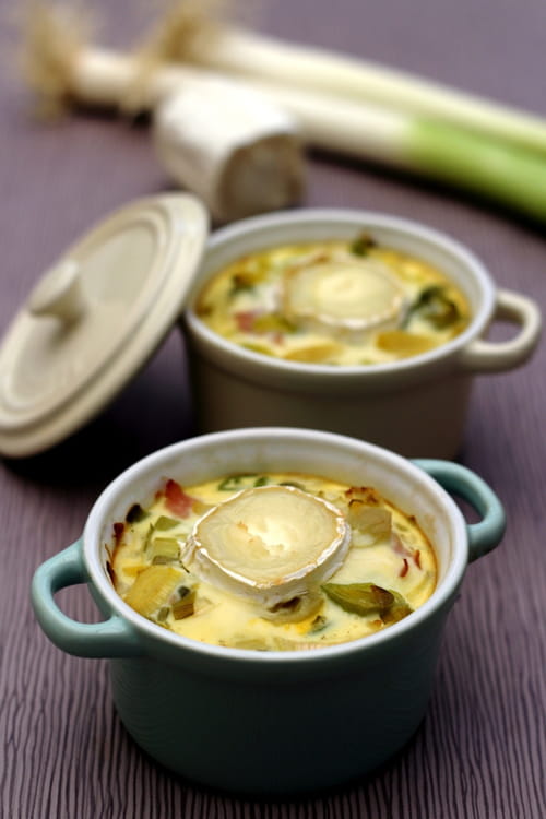 Flans aux poireaux, fromages de chèvre et bacon