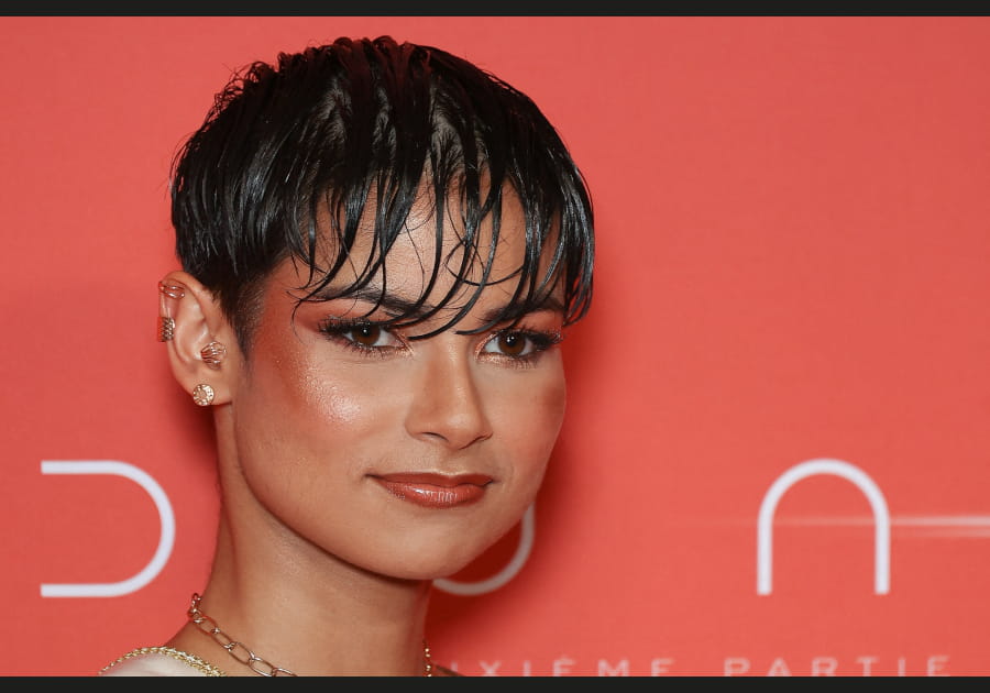 Top&nbsp;: le wet look d'Eve Gilles