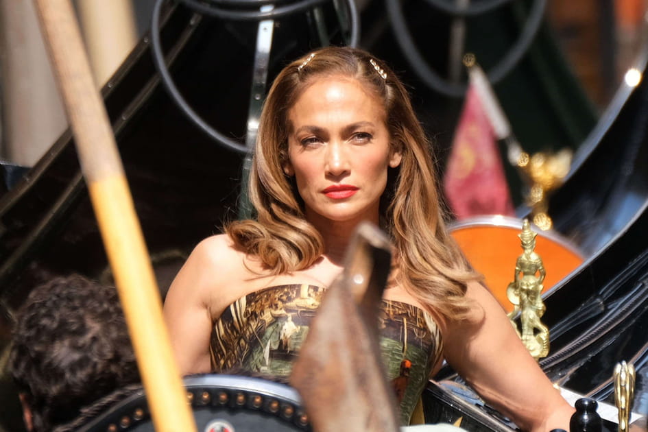 Les barrettes &agrave; strass de Jennifer Lopez