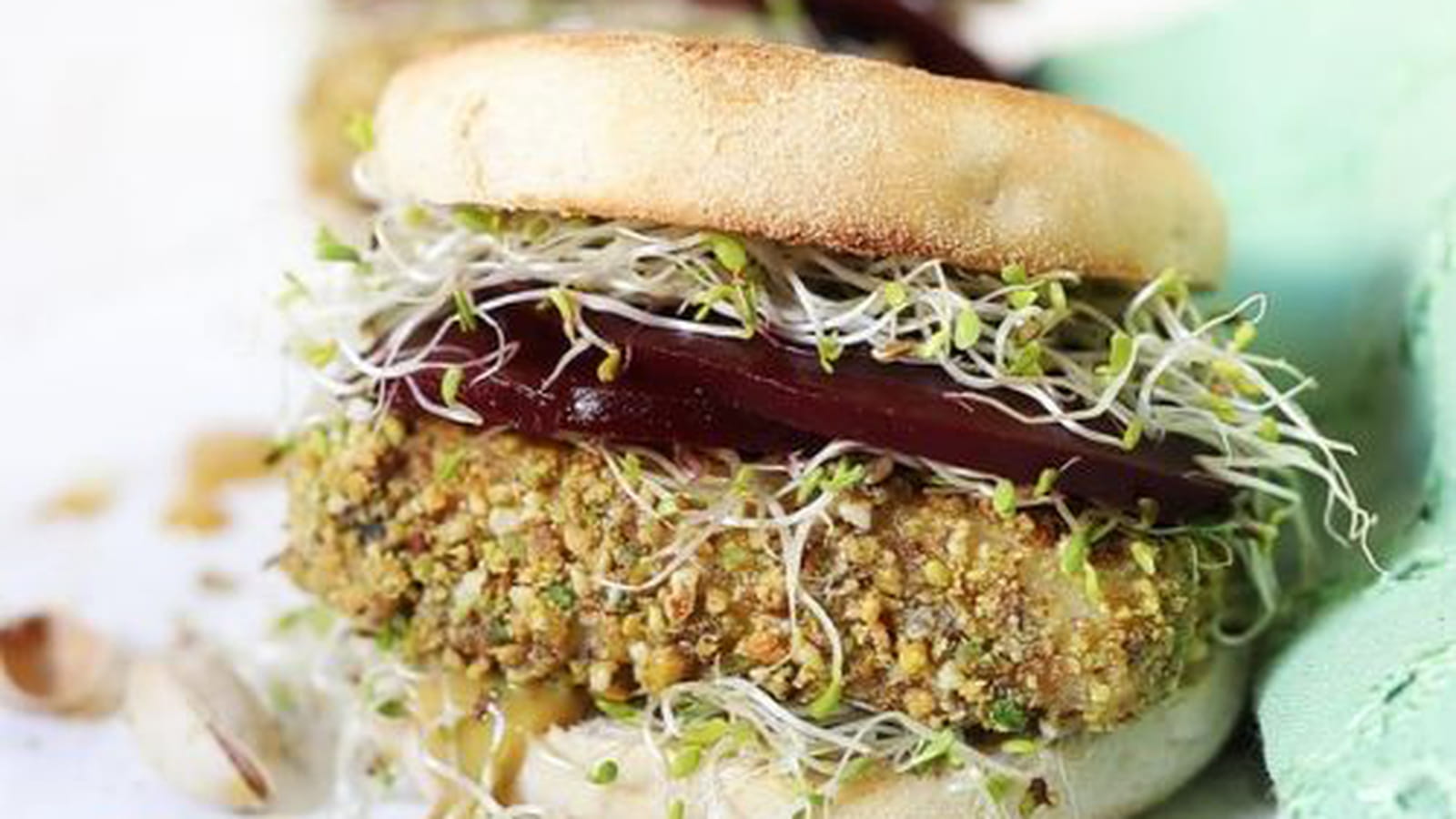 Veggie Burger au Halloumi pané à la Pistache pimentée