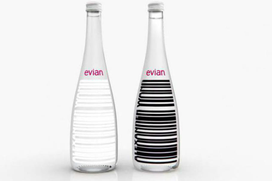 Alexander Wang revisite la bouteille Evian