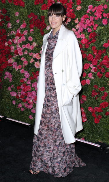 Liv Tyler en robe longue fleurie Chanel