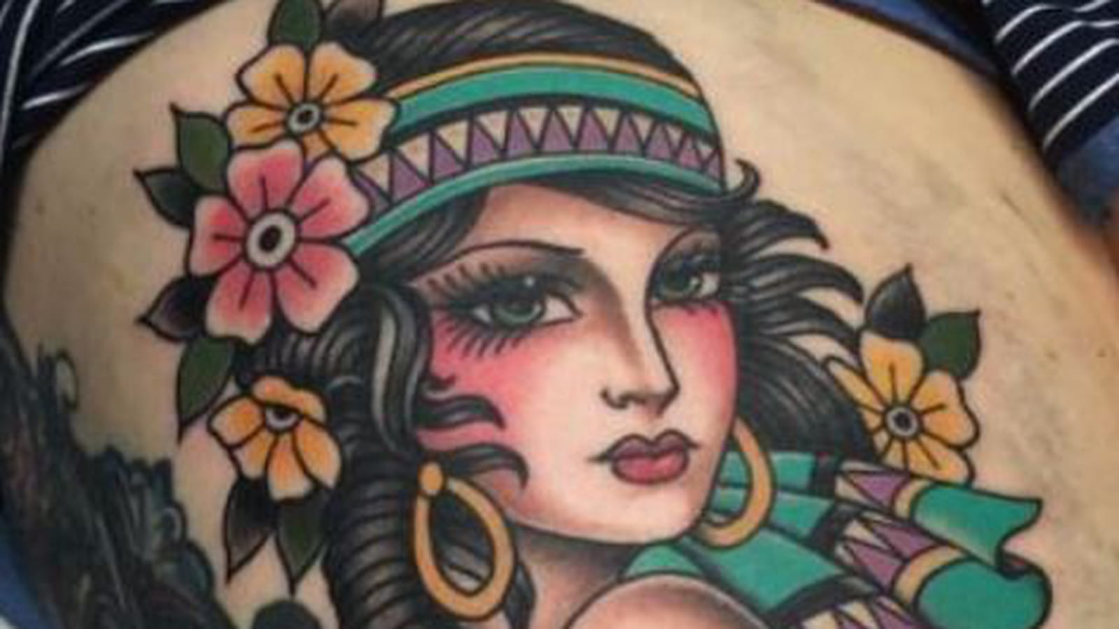 Gypsy old school sur la cuisse