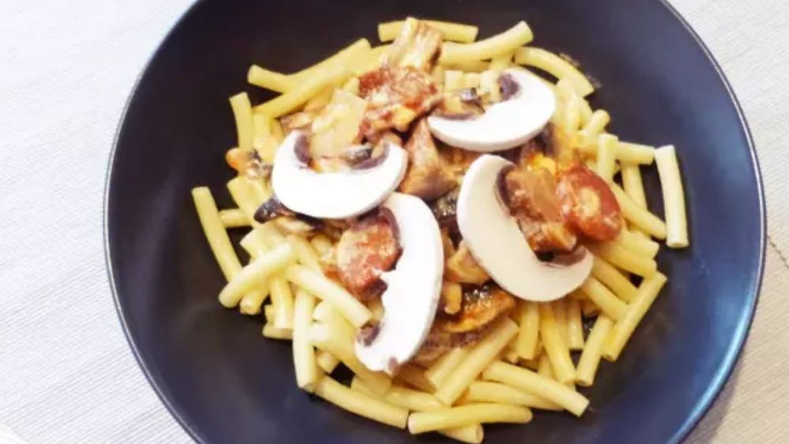 Macaronis aux champignons et chorizo