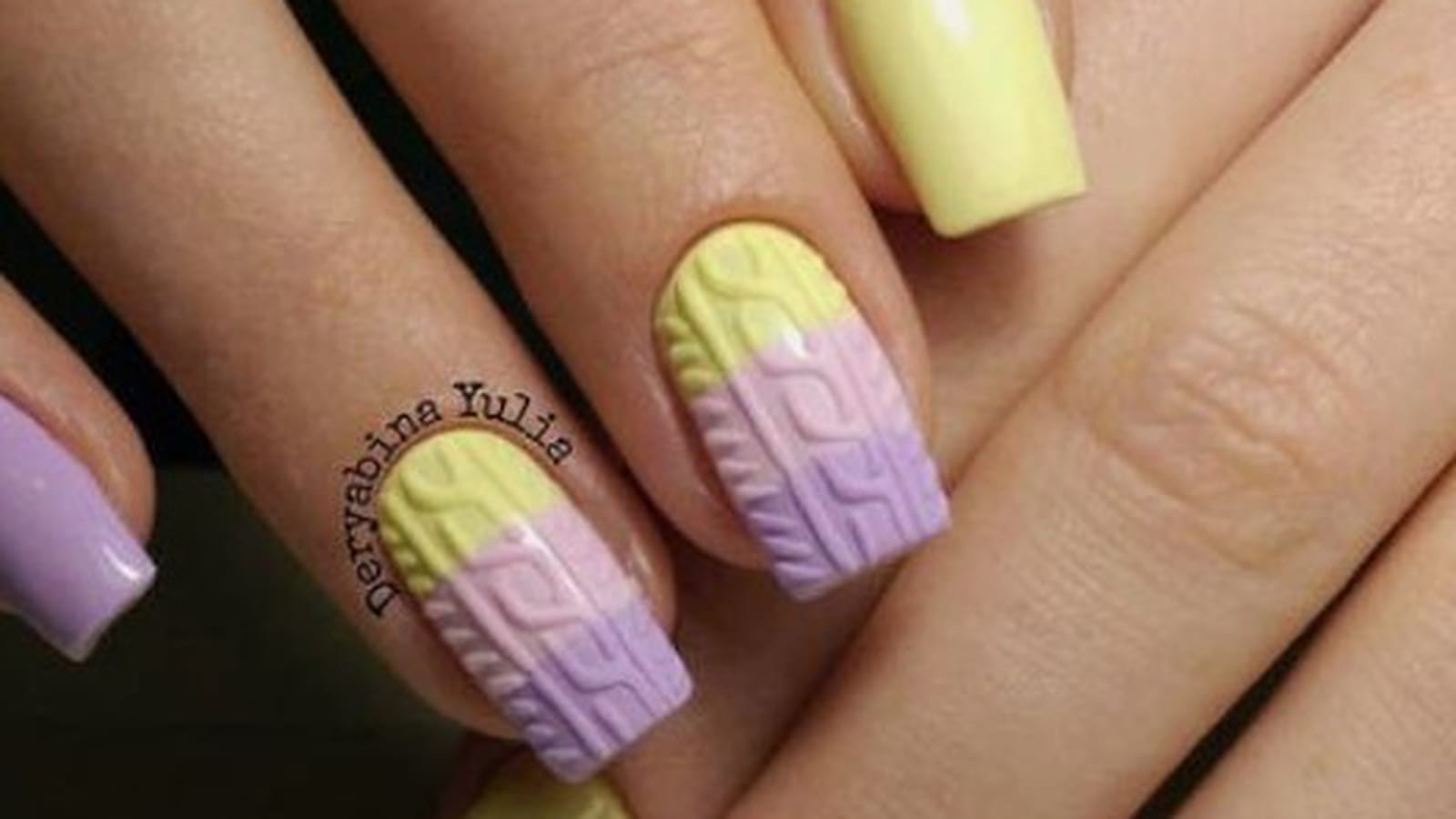 Ongles effet pull tricolore