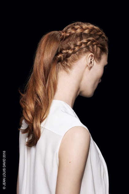 Les tresse coll&eacute;es qui se terminent en queue de cheval
