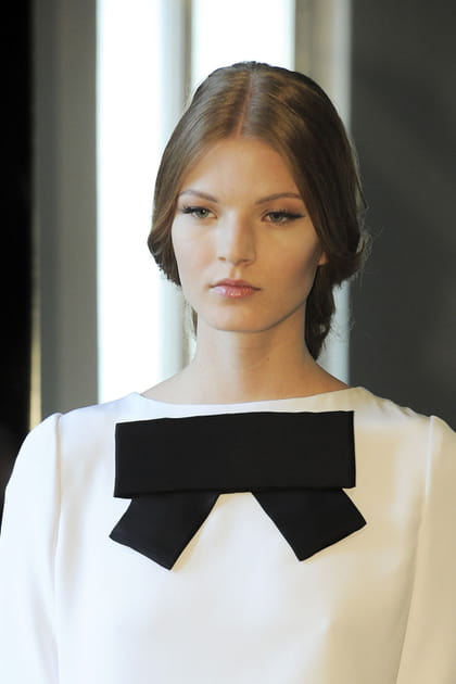 N&oelig;ud lavalli&egrave;re du d&eacute;fil&eacute; St&eacute;phane Rolland