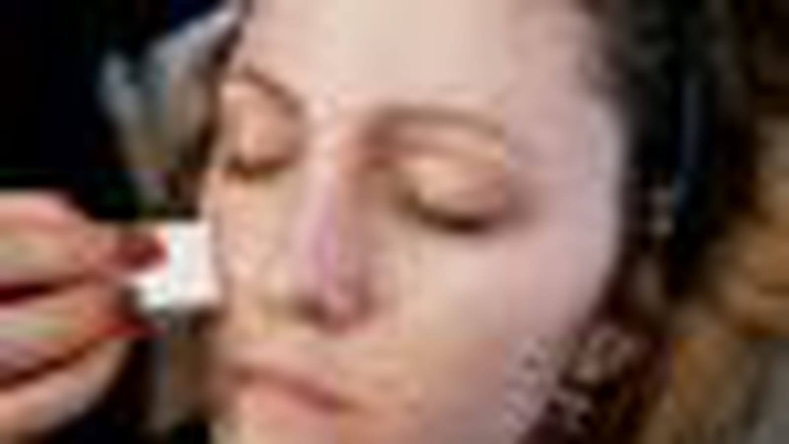 Interlude maquillage