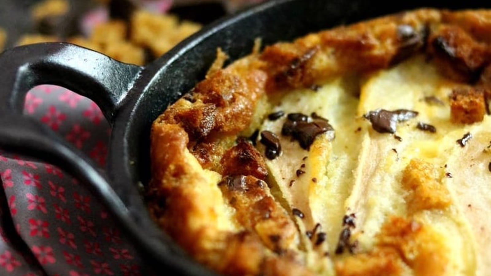 Clafoutis poire, chocolat et pain d'épices
