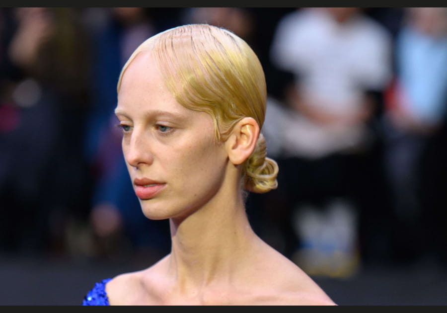 La chevelure brillante de Richard Quinn