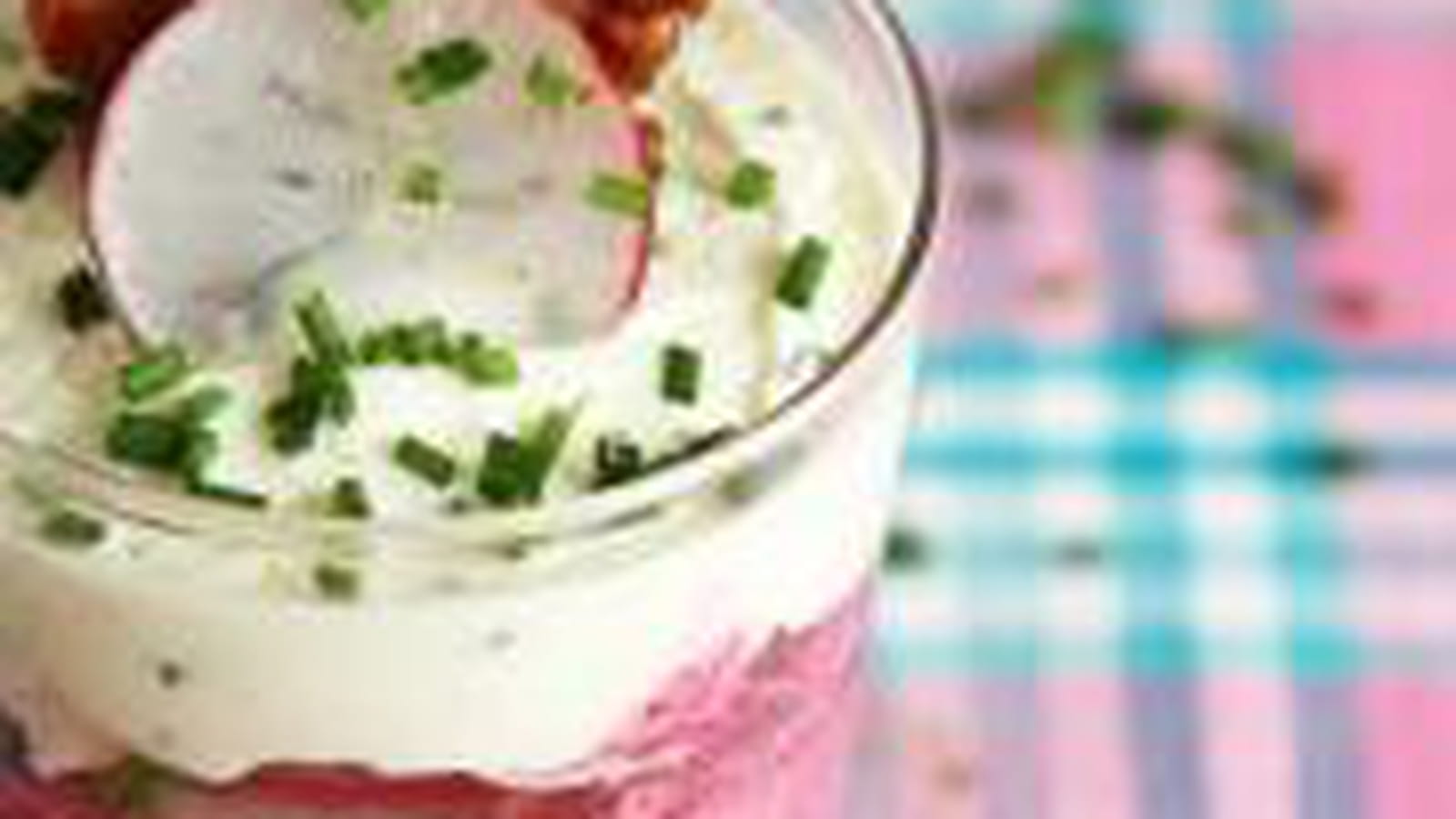 Mousse de betteraves, fromage aux herbes et radis