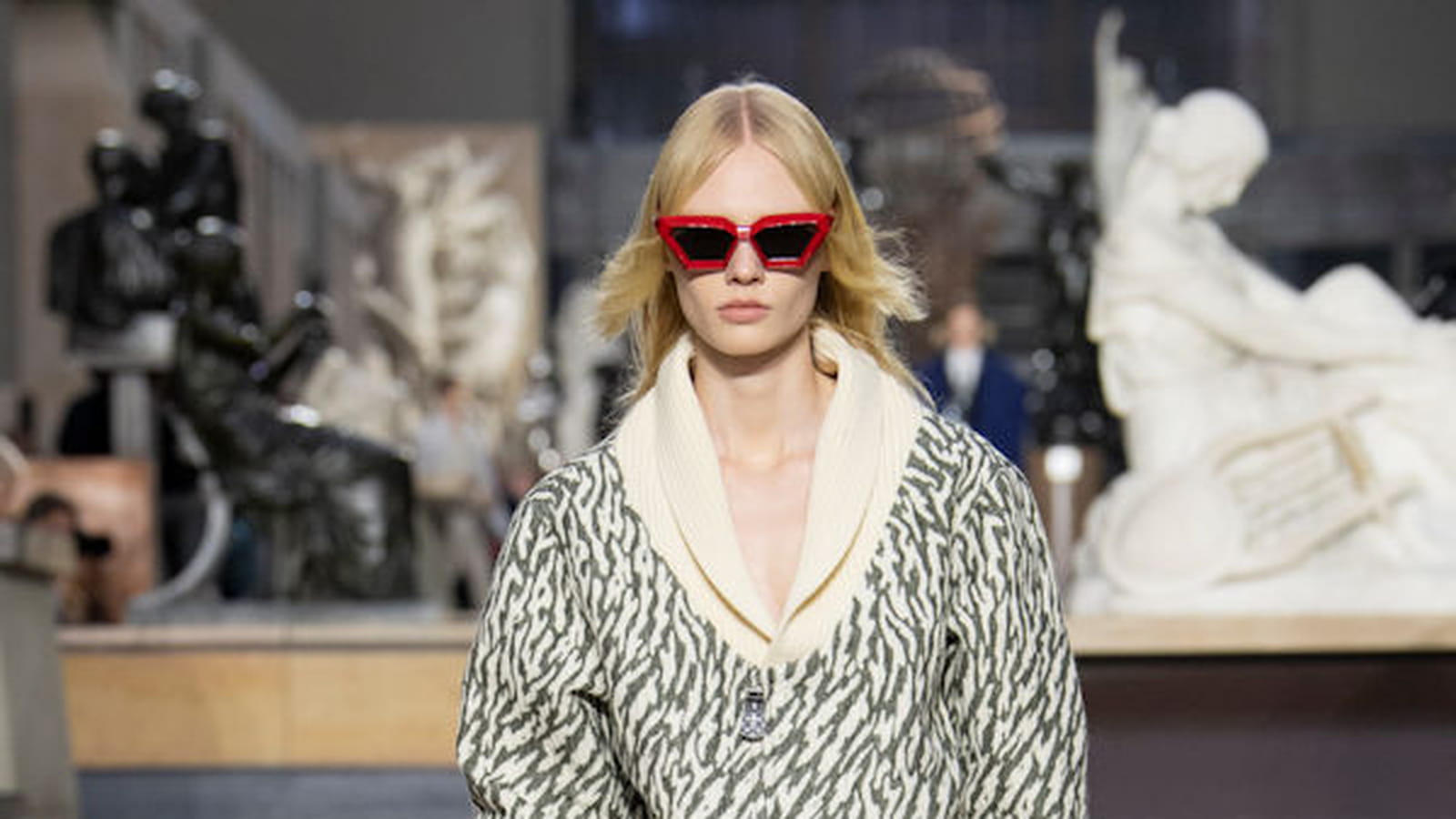 Look 24