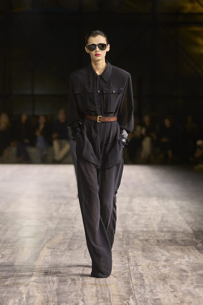 Look 48 du défilé Saint Laurent printemps-été 2024