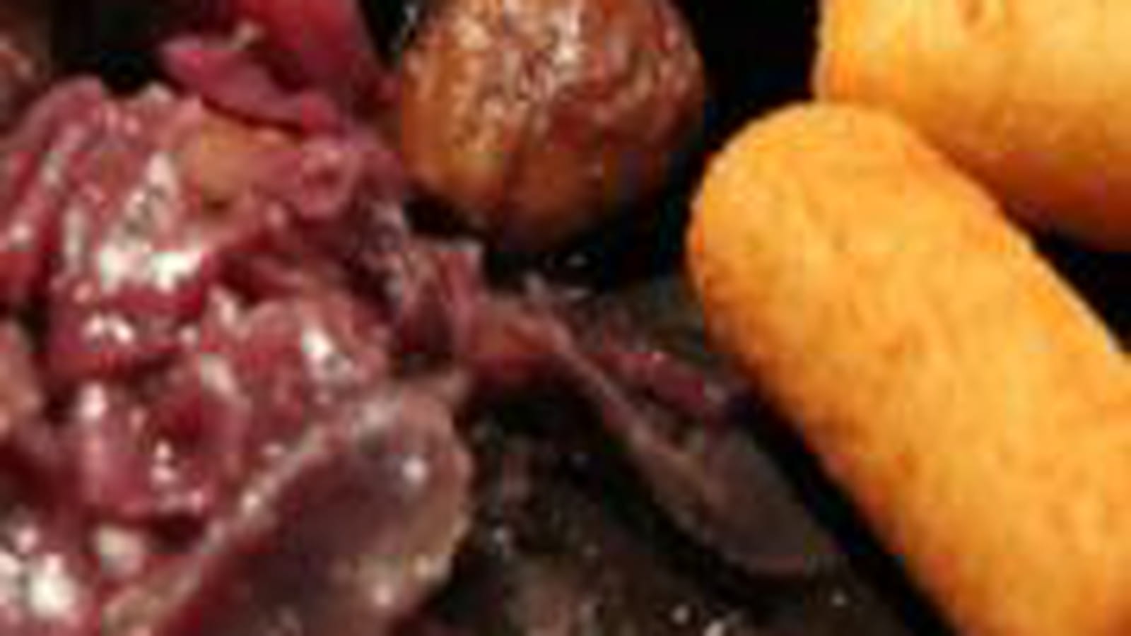 Lapin mariné à la bière au chou rouge et marrons