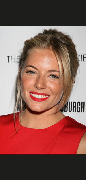 Le bronzage de plein &eacute;t&eacute; de Sienna Miller